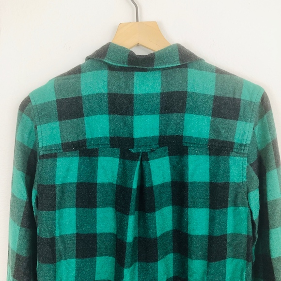 [American Eagle] Green Plaid Boyfriend Shirt - Picture 4 of 7